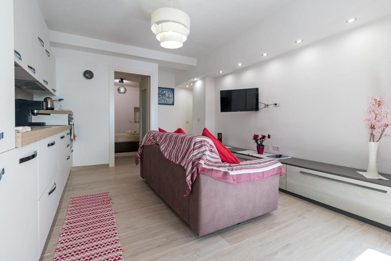 Purple Flower Suite Apartment 卡拉古诺内 外观 照片