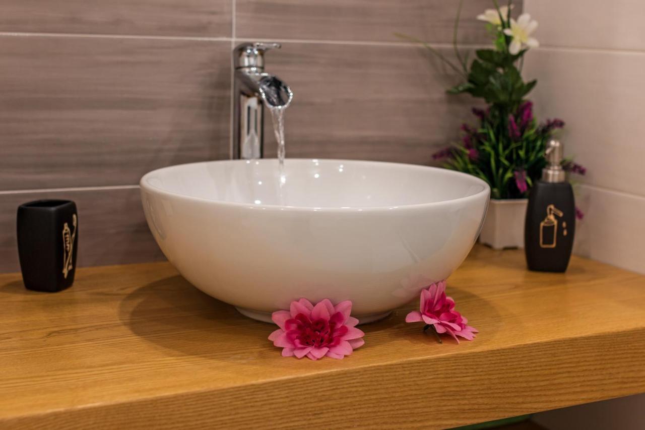 Purple Flower Suite Apartment 卡拉古诺内 外观 照片