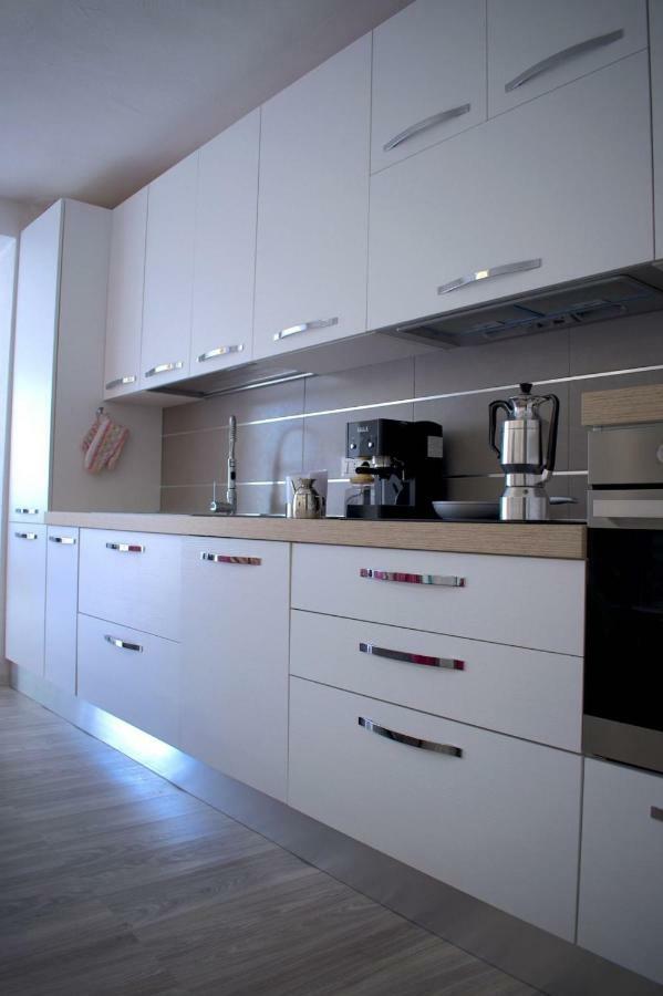 Purple Flower Suite Apartment 卡拉古诺内 外观 照片